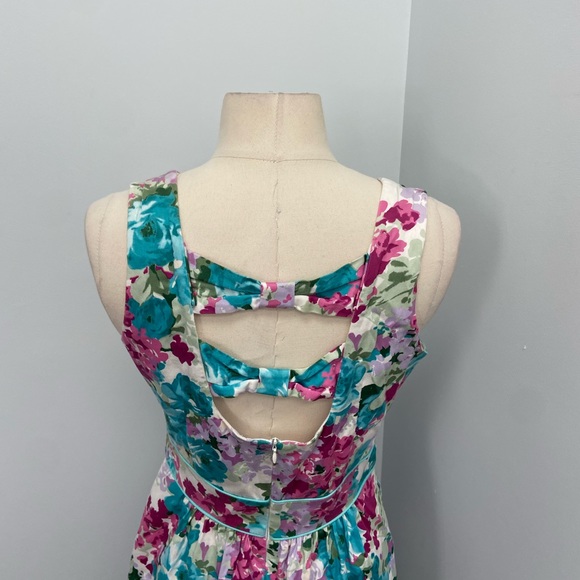 Review Floral Dress 10 White Pink Green Fit & Flare - Picture 6 of 6